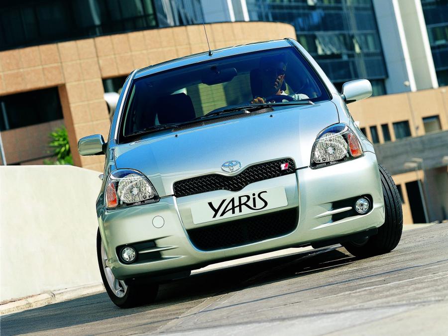  Toyota Yaris T-Sport 2001 года  (фото 10 из 24)